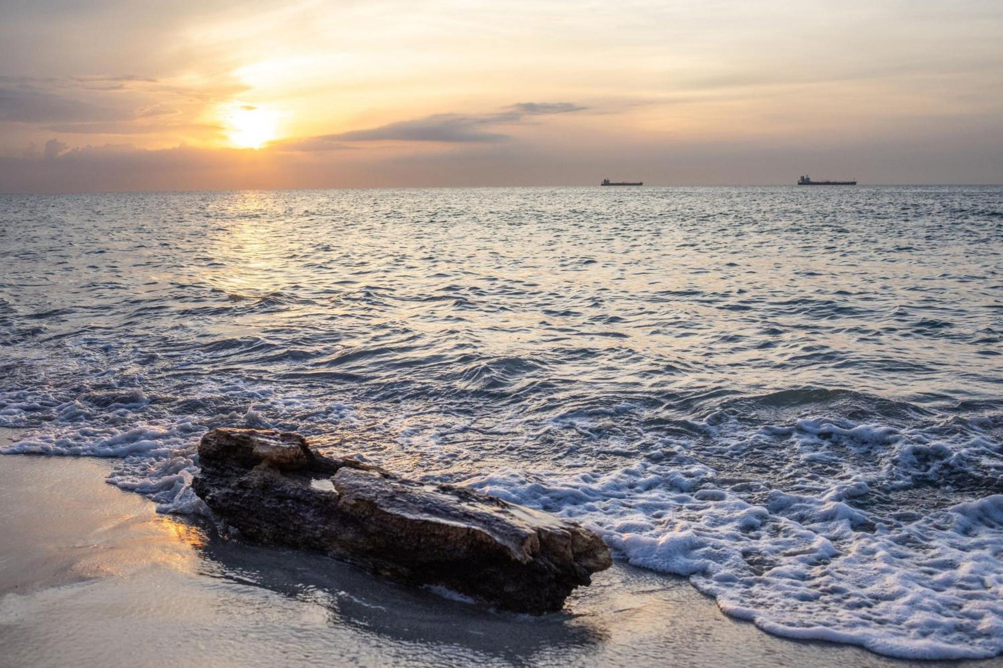 Santa Marta Marriott Resort Playa Dormida Экстерьер фото Sunset at the beach
