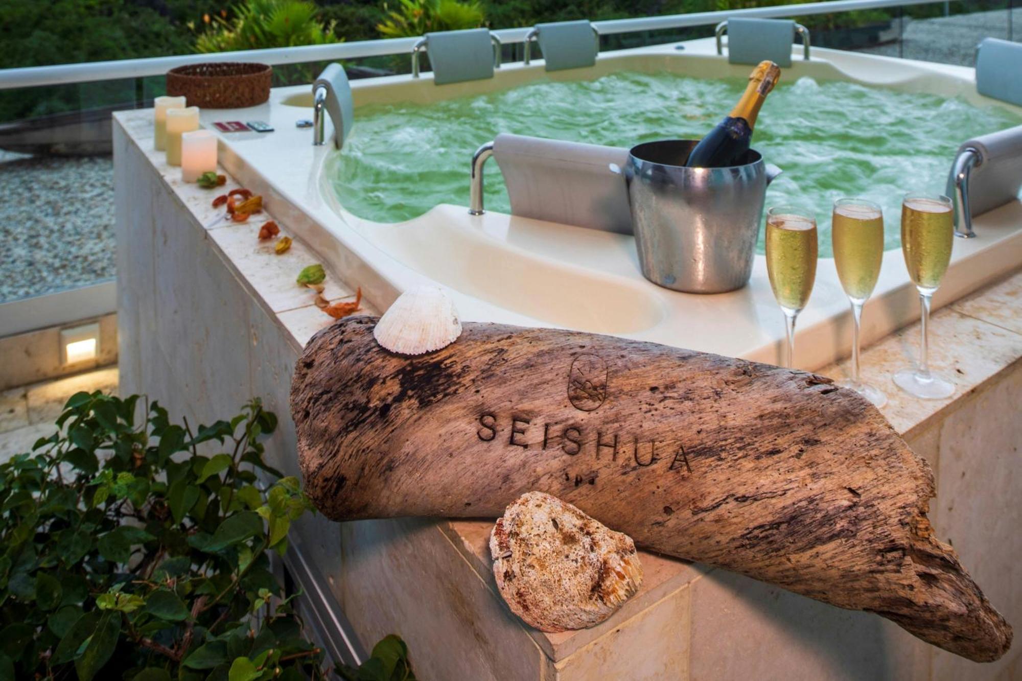 Santa Marta Marriott Resort Playa Dormida Экстерьер фото A hot tub